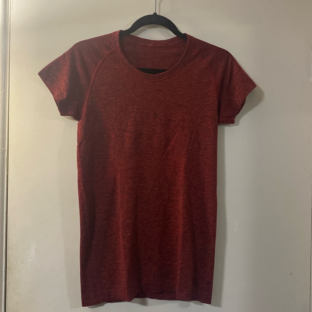 Lululemon Swiftly Short Sleeve Shirt, Size 8 Color Dark Red